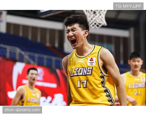 半场战报:卫冕冠军王牌队客场暂时落后神秘人队8分